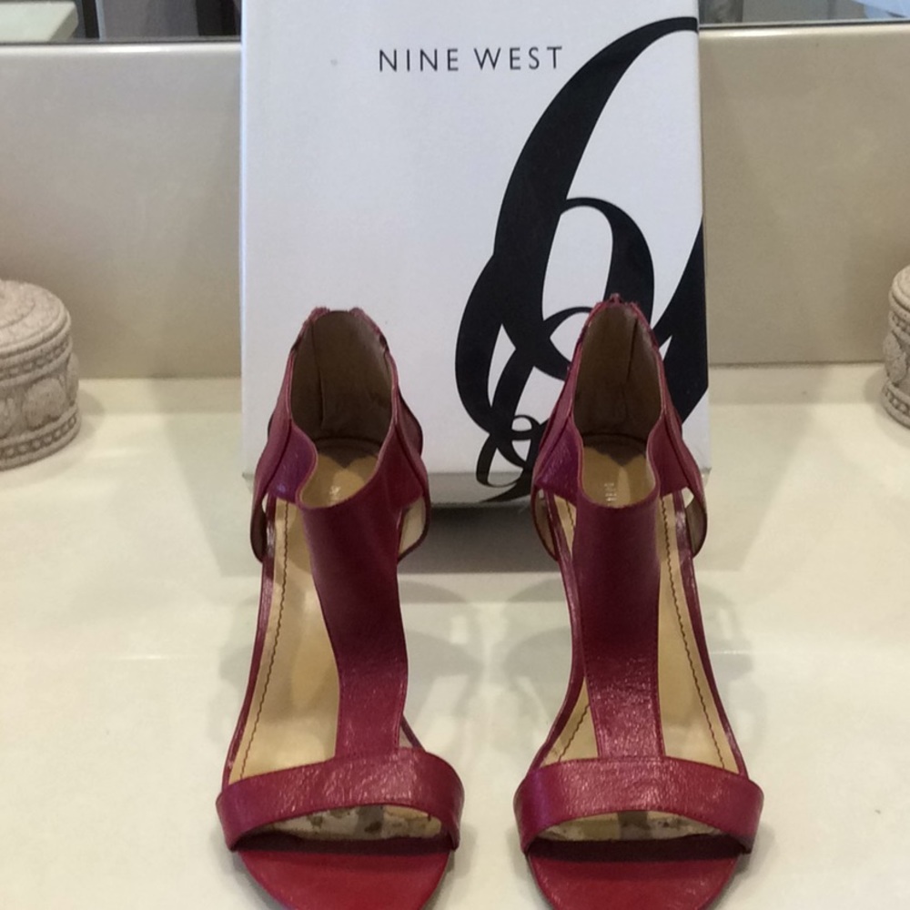 Nine West 3” heel, worn once red leather.